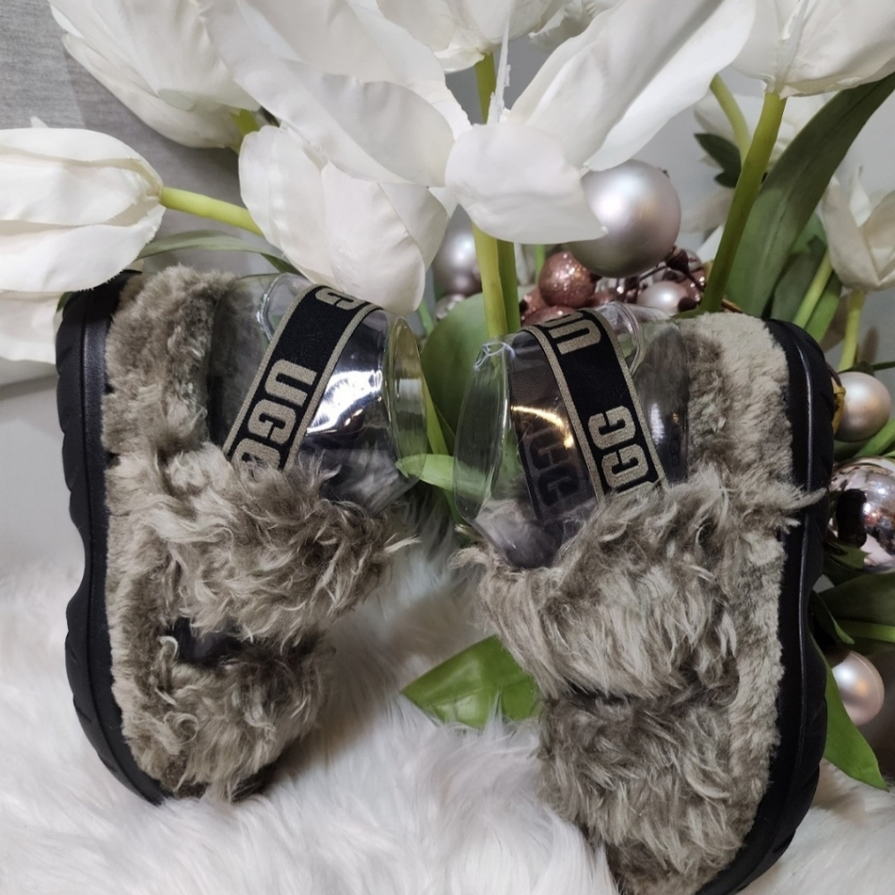Ugg Fluff Sugar Women Sandal shoes size6Color:Color: Burnt Olive New
